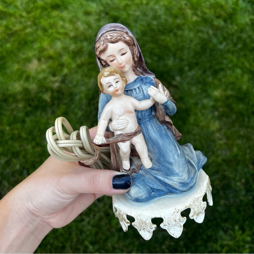 Vintage Underwriters Laboratories Religious Mary Baby Jesus Portable Nightlight